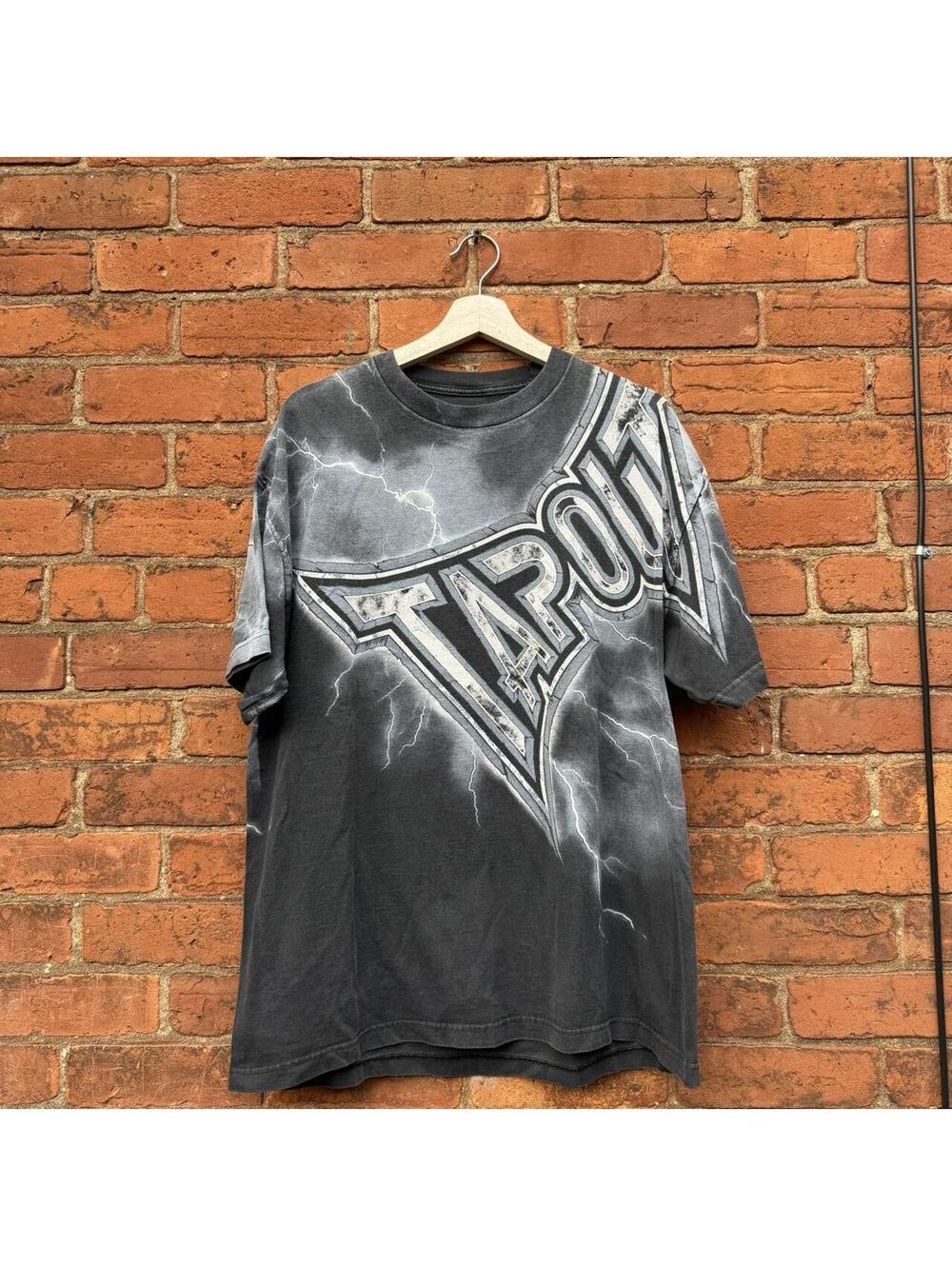 vintage tapout lightning all over print t shirt XL
